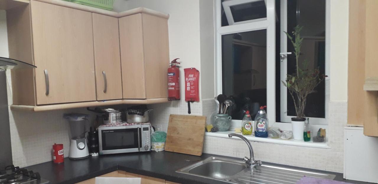 לונדון 7, Cranehouse Brangbourne Road One Big Double Room Available On Reasonable Price, Shared Flat מראה חיצוני תמונה