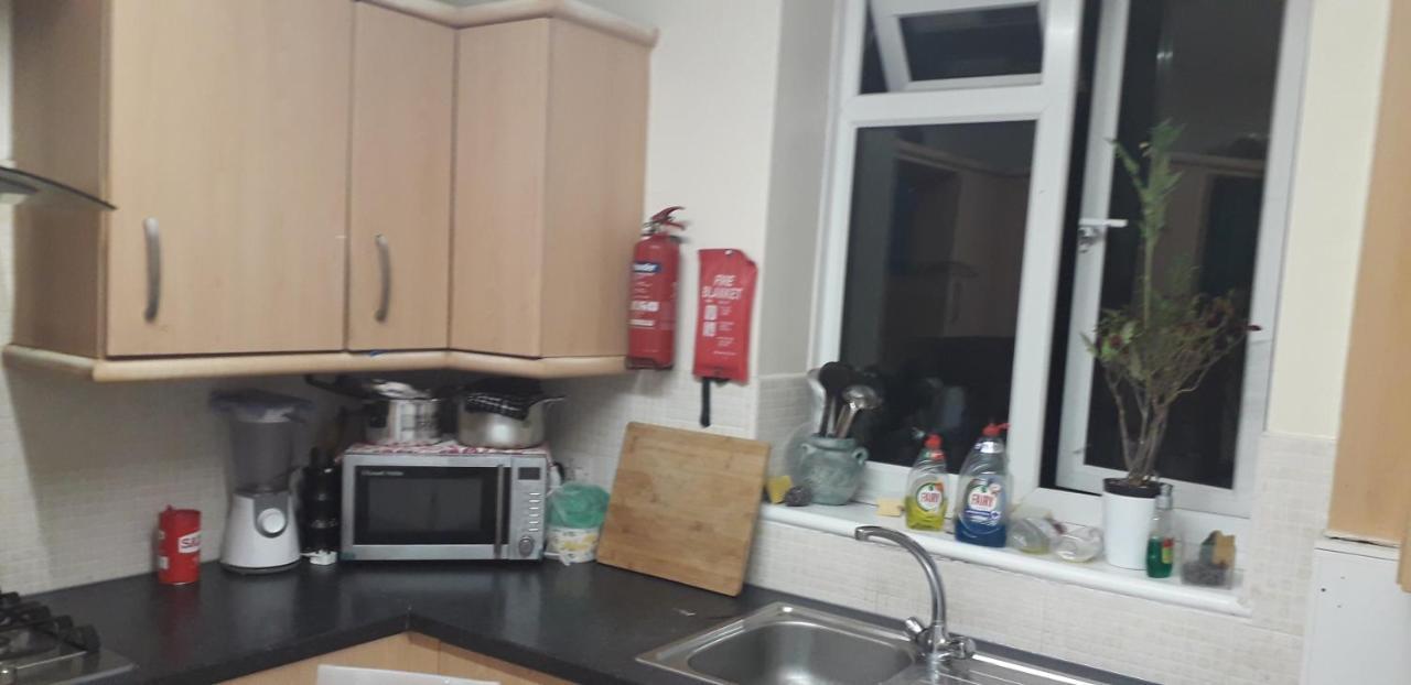 לונדון 7, Cranehouse Brangbourne Road One Big Double Room Available On Reasonable Price, Shared Flat מראה חיצוני תמונה