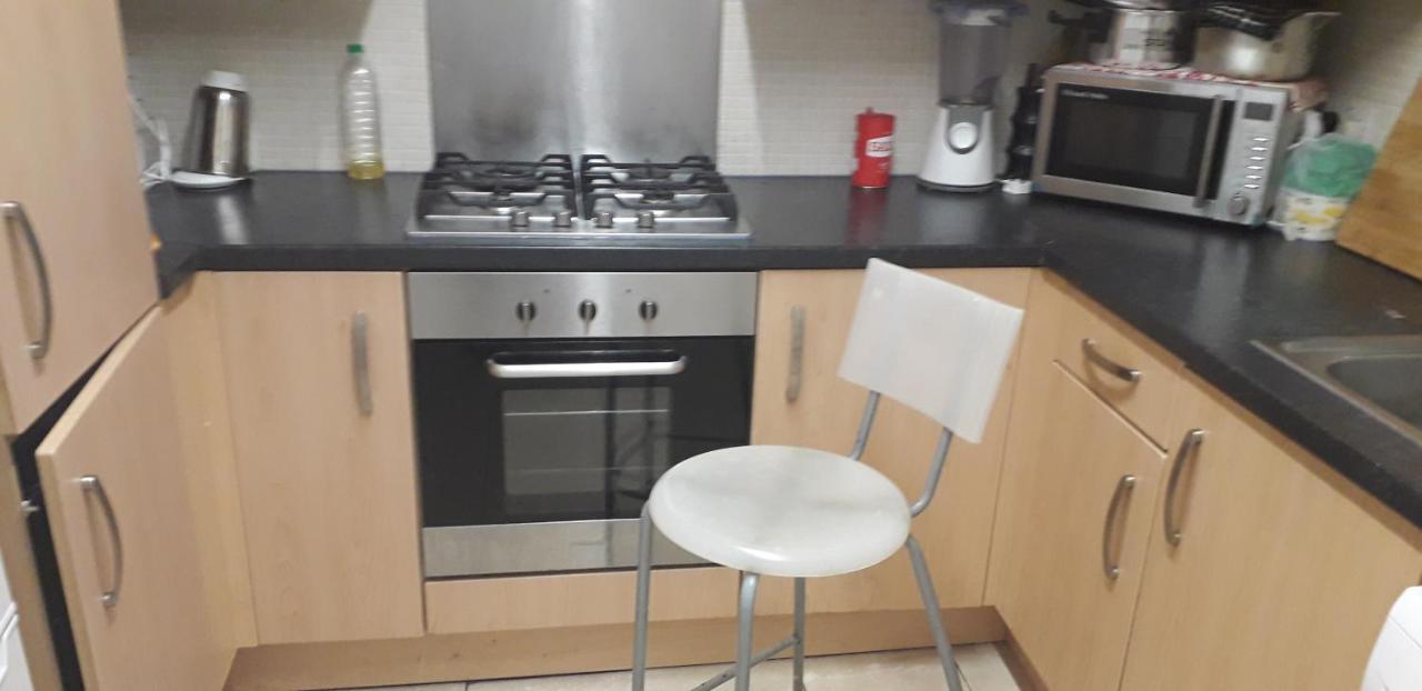 לונדון 7, Cranehouse Brangbourne Road One Big Double Room Available On Reasonable Price, Shared Flat מראה חיצוני תמונה