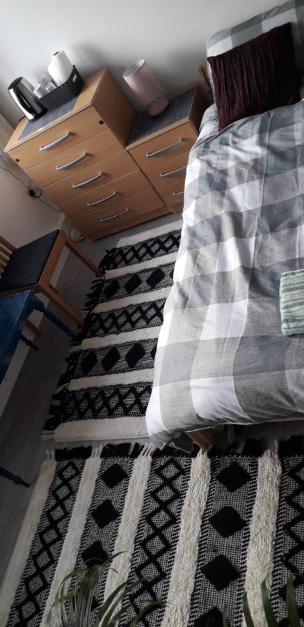 לונדון 7, Cranehouse Brangbourne Road One Big Double Room Available On Reasonable Price, Shared Flat מראה חיצוני תמונה