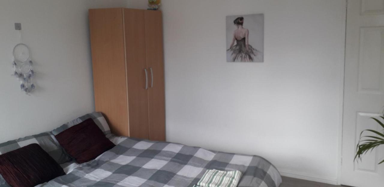 לונדון 7, Cranehouse Brangbourne Road One Big Double Room Available On Reasonable Price, Shared Flat מראה חיצוני תמונה
