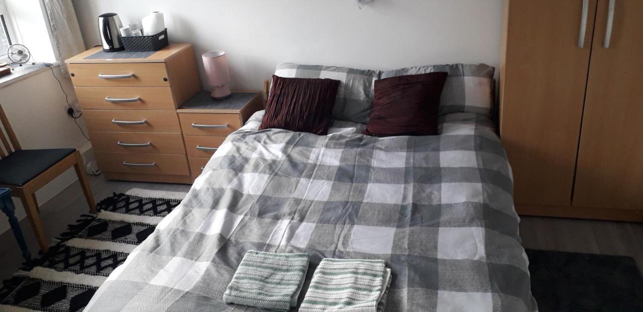לונדון 7, Cranehouse Brangbourne Road One Big Double Room Available On Reasonable Price, Shared Flat מראה חיצוני תמונה